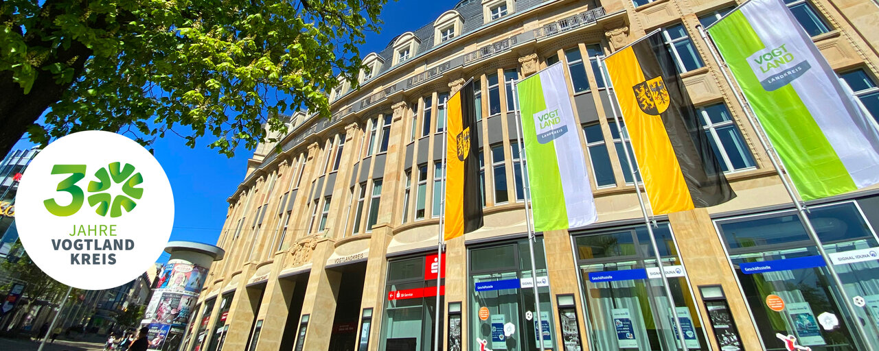 Bild vergr&ouml;&szlig;ern: Die Au�enansicht des Landratsamtes in Plauen am Postplatz 5