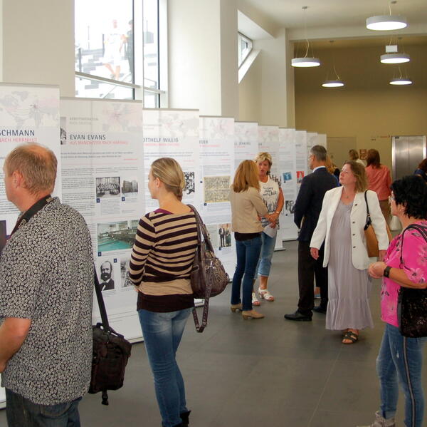 Bild vergr&ouml;&szlig;ern: Ausstellung Er�ffung