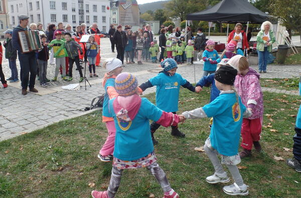 Bild vergr&ouml;&szlig;ern: kinder 3