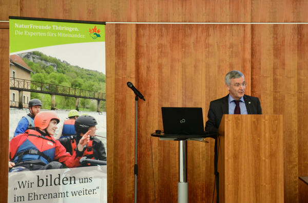Bild vergr&ouml;&szlig;ern: Er&ouml;ffnung Konferenz Flusslandschaft durch Landrat Rolf Keil