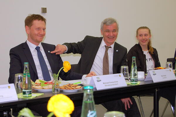 Bild vergr&ouml;&szlig;ern: MP Michael Kretschmer besucht den Vogtlandkreis