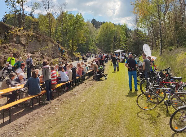 Bild vergr&ouml;&szlig;ern: Der neue Radweg zwischen Rothenkirchen und St&uuml;zengr&uuml;n