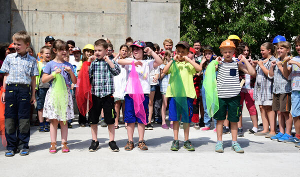 Bild vergr&ouml;&szlig;ern: Programm Grundsteinlegung Parkschule