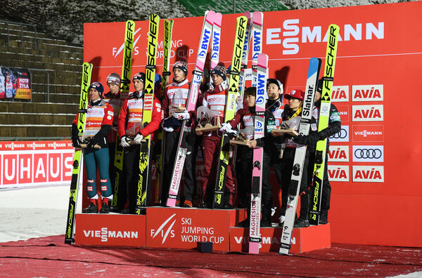 Bild vergr&ouml;&szlig;ern: Sieger Mannschaften Weltcup Dezember 2019. Polen gewann vor &Ouml;sterreich und Japan.