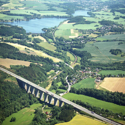 Bild vergr&ouml;&szlig;ern: TV_Autobahnbr&uuml;cke Pirk