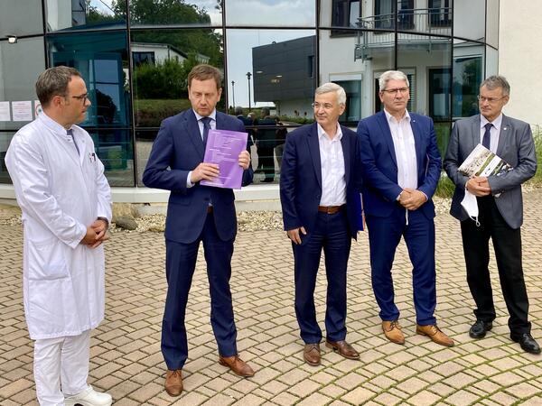 Bild vergr&ouml;&szlig;ern: Der Ministerpr�sident versprach, wichtige Themen mit nach Dresden zu nehmen.