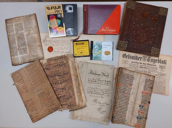 Bild vergr&ouml;&szlig;ern: Tausende historische und auch digitale Akten befinden sich im Historischen Archiv des Vogtlandkreises.