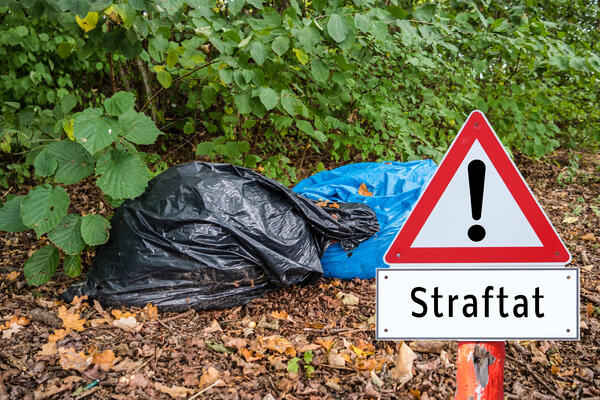 Bild vergr&ouml;&szlig;ern: Die unsachgem��e Entsorgung von Tierkadavern oder Schlachtabf�llen ist illegal.