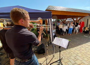 Bild vergr&ouml;&szlig;ern: Auf dem Bild ist die Band Brezel Brass zu sehen.
