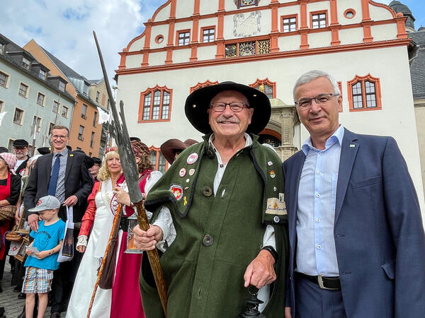 Bild vergr&ouml;&szlig;ern: Herzlich begr��t von Siegbert Fuchs, Nachtw�chter aus Sommerhausen am Main.
