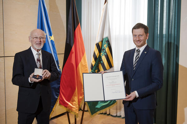 Bild vergr&ouml;&szlig;ern: Michael Kretschmer, Ministerpraesident von Sachsen, aufgenommen im Rahmen der Verleihung des Bundesverdienstordens der Bundesrepublik Deutschland an Dr. Wolfgang Horlbeck in der Saechsischen Staatskanzlei,   
Foto: Pawel Sosnowski