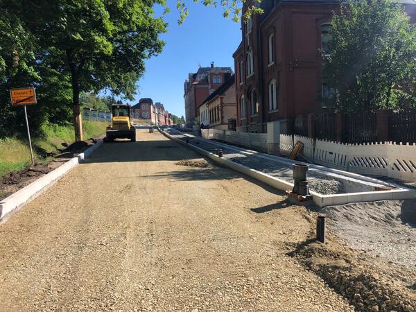 Bild vergr&ouml;&szlig;ern: Dieser Stra�enabschnitt ist nun fertiggestellt und wird ab dem 6.Dezember f�r den Verkehr freigegeben.