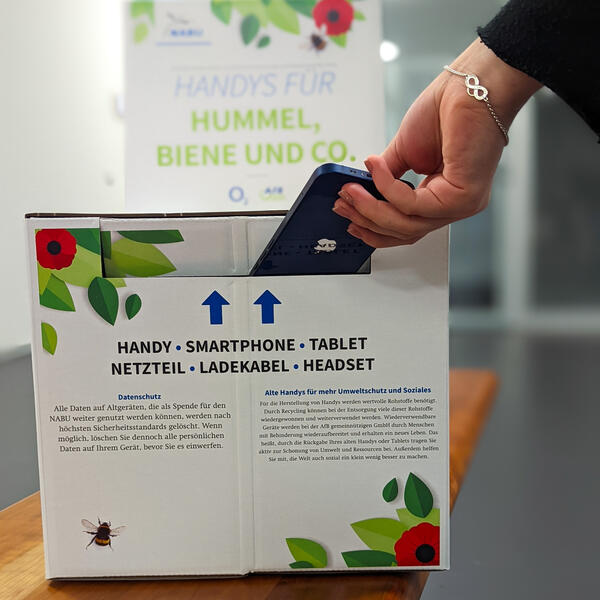 Bild vergr&ouml;&szlig;ern: Die Handybox-Aktion l&auml;uft von Dezember 22 bis Ende Februar 23 und wartet auf viele Sammler.