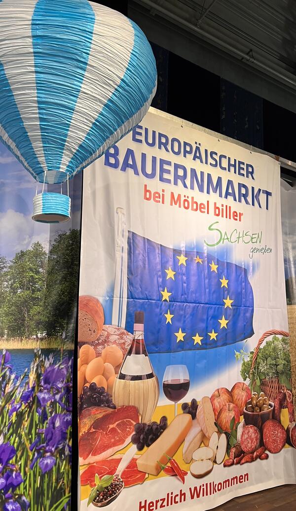 Bild vergr&ouml;&szlig;ern: Das Plakat des Europ�ischen Bauernmarkts