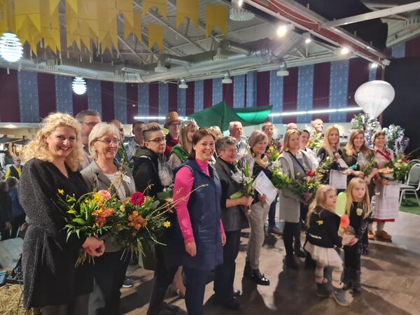 Bild vergr&ouml;&szlig;ern: Der Preis f�r das Beste Produkt beim 27. Europ�ischen Bauernmarkt ging an die Kartoffeln von Steffen Jahnke.
