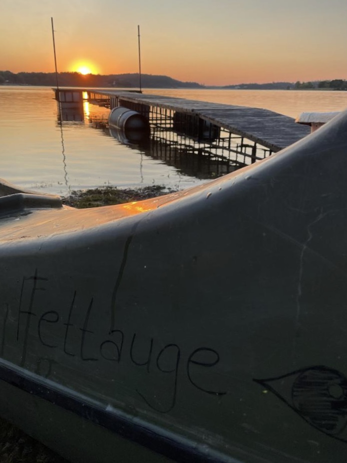 Boot an der Talsperre P&ouml;hl im Hintergrund der Sonnenuntergang