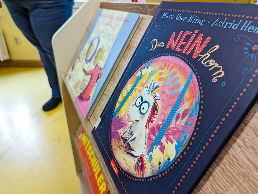 Das Neinhorn gibt es in der neun Schulb&uuml;cherei der Parkschule Auerbach.