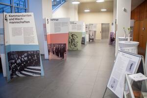 Bild vergr&ouml;&szlig;ern: Auf dem Bild sieht man eine Ausstellung