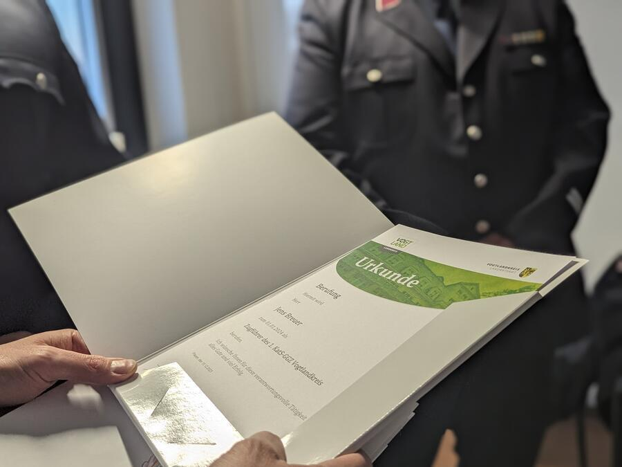 Die Berufungsurkunde f&uuml;r die neuen Zugf&uuml;hrer