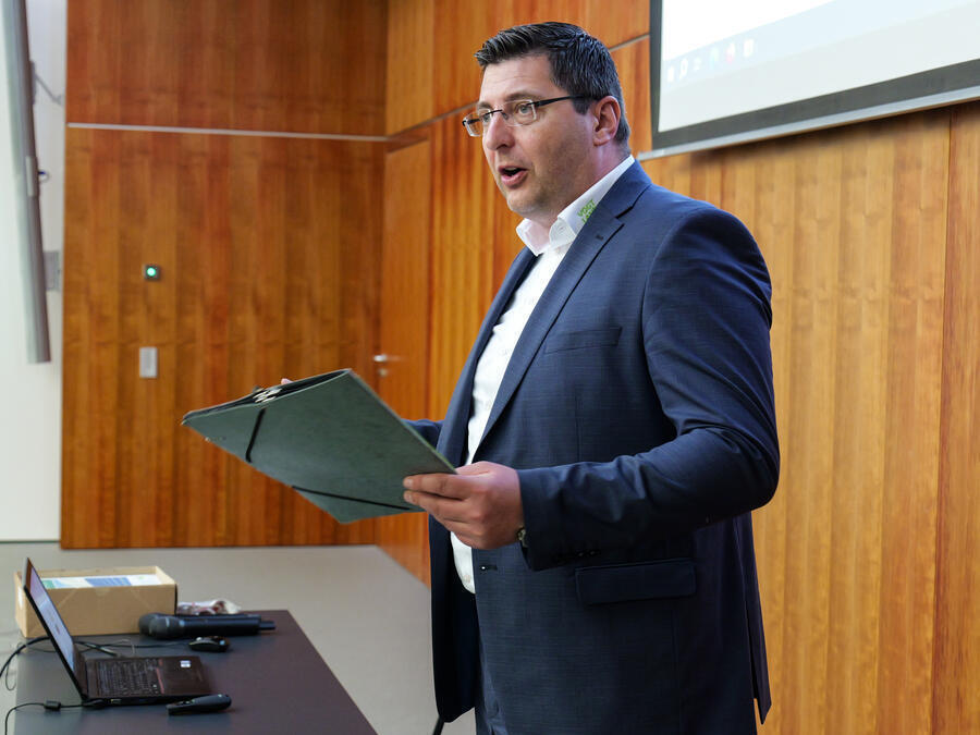 Landrat Thomas Hennig hat das Projekt er&ouml;ffnet.