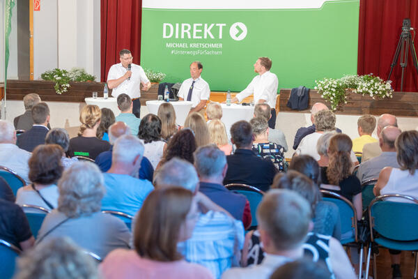 Bild vergr&ouml;&szlig;ern: Gespr�chsrunde MK Direkt mit Ministerpr�sident Michael Kretschmer, Landrat Thomas Hennig und dem B�rgermeister Udo Seeger