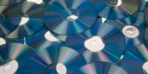 Bild vergr&ouml;&szlig;ern: An den Wertstoffh�fen werden ab sofort auch alte CDs und DVDs angenommen.