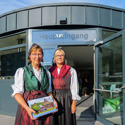 Bild vergr&ouml;&szlig;ern: Die Trachtenvereinsfrauen von Erlbach