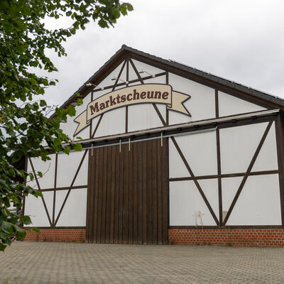 Bild vergr&ouml;&szlig;ern: In der Scheune in Rothenkirchen findet jede Woche ein regionaler Bauernmarkt statt