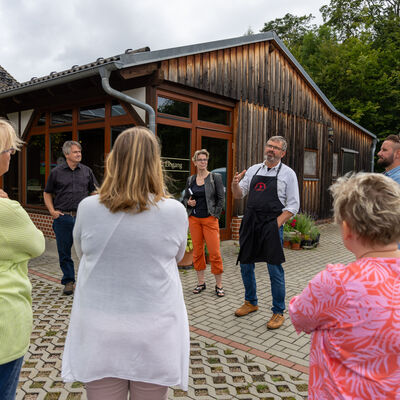 Bild vergr&ouml;&szlig;ern: In der Scheune in Rothenkirchen findet jede Woche ein regionaler Bauernmarkt statt