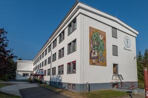 Bild vergr&ouml;&szlig;ern: Das Bild zeigt ein haus von au&szlig;en