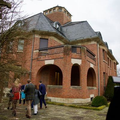 Bild vergr&ouml;&szlig;ern: Ein rotes Ziegelsteinhaus namens Haus Schulenburg beherbergt das Museum von Henry van de Velde