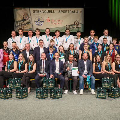 Bild vergr&ouml;&szlig;ern: Gruppenfoto der Mannschaften des Jahres.