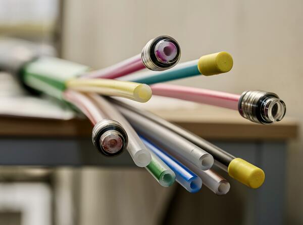 Bild vergr&ouml;&szlig;ern: Detailansicht - Glasfaserkabel