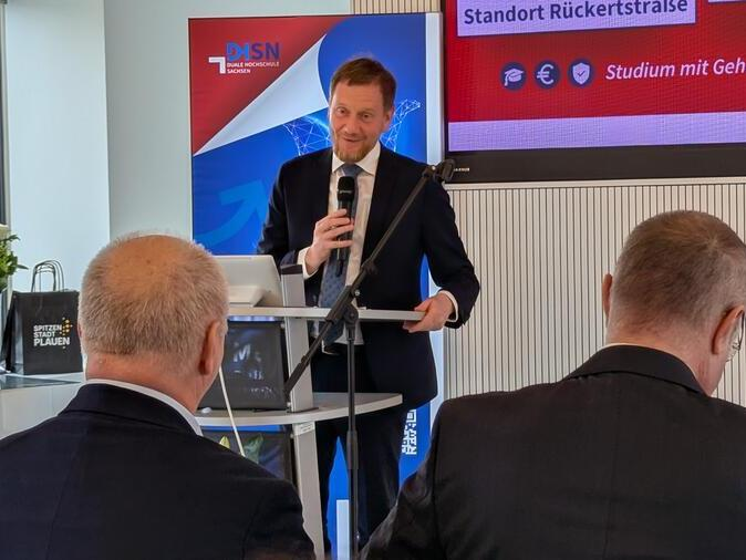 Ministerpr&auml;sident Michael Kretschmer h&auml;lt eine Rede.