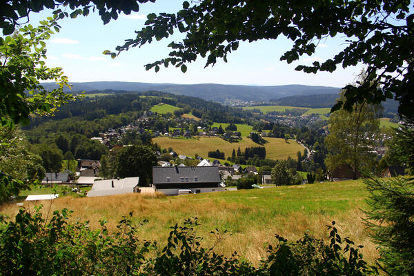 Bild vergr&ouml;&szlig;ern: Blick �ber das Vogtland bei Klingenthal