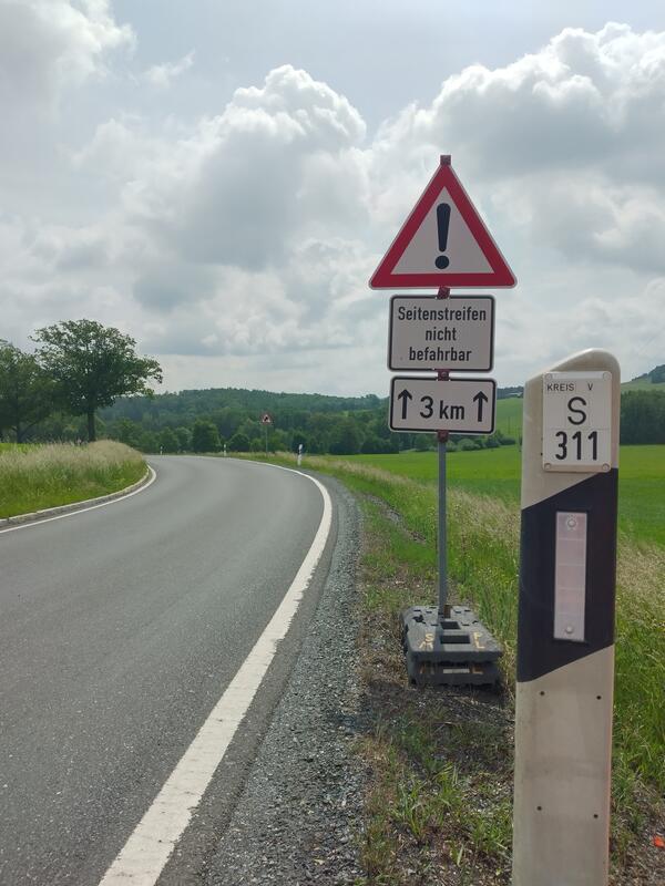 Bild vergr&ouml;&szlig;ern: Die Staatsstra�e S 311 bei Weischlitz.