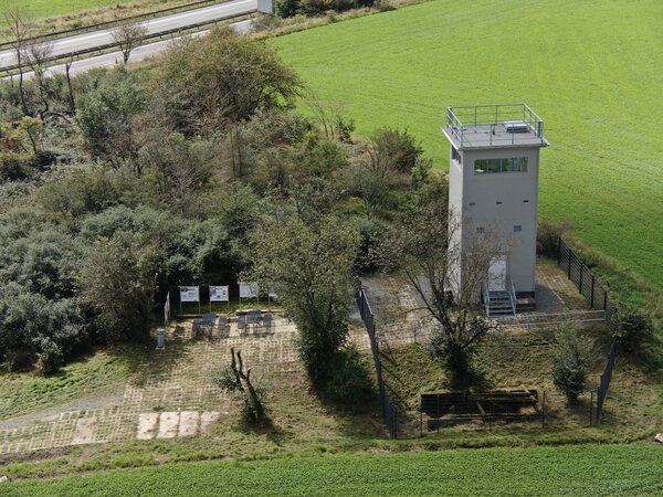 Bild vergr&ouml;&szlig;ern: Grenzturm Heinersgr�n