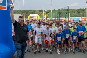 Bild vergr&ouml;&szlig;ern: Das Bild zeigt eine Szene vom Start.