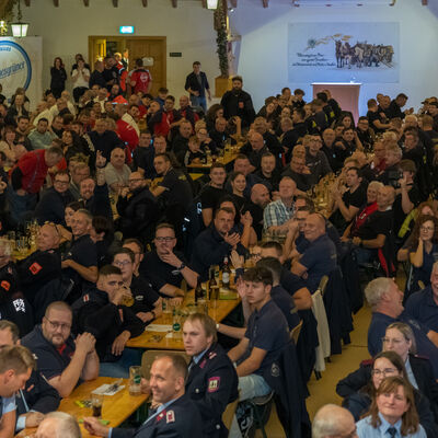 Bild vergr&ouml;&szlig;ern: Rund 560 Ehrenamtliche Ehrenamtler genossen einen entspannten Abend in der Biertenne.