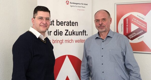 Bild vergr&ouml;&szlig;ern: Landrat Thomas Hennig und Andreas Fleischer, Chef der Agentur f�r Arbeit Plauen, trafen sich auf einen gemeinsamen Austausch.
