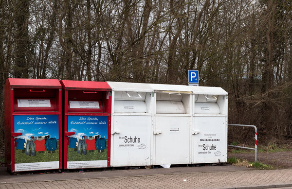Bild vergr&ouml;&szlig;ern: Containerstandort f�r Alttextilien