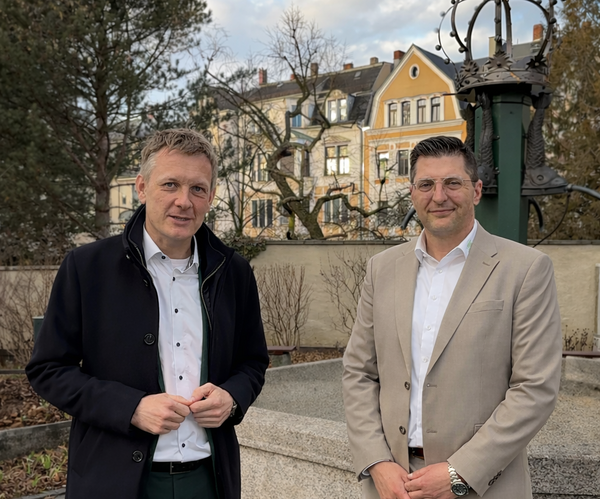 Bild vergr&ouml;&szlig;ern: Landr&auml;te Ulli Sch&auml;fer und Thomas Hennig in Greiz.